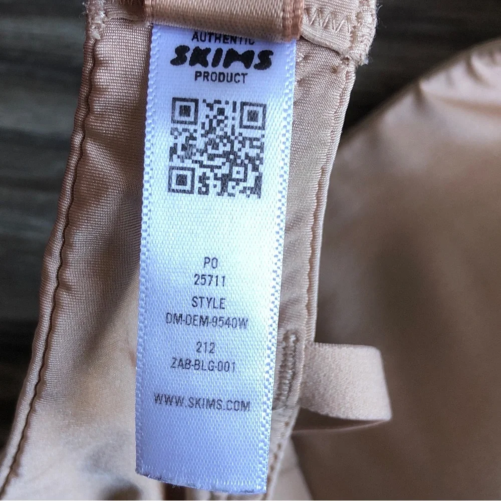 Skims Wireless Form Demi T Shirt Bra Nude Tan 34C - Picture 11 of 12